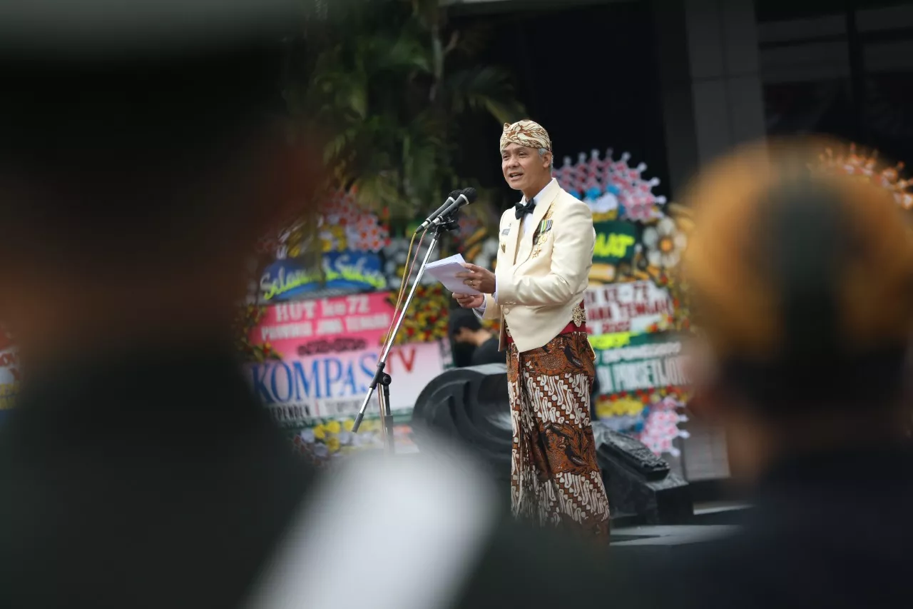 HUT ke-72 Jateng, Ganjar : Layani Masyarakat, Jangan Khianat
