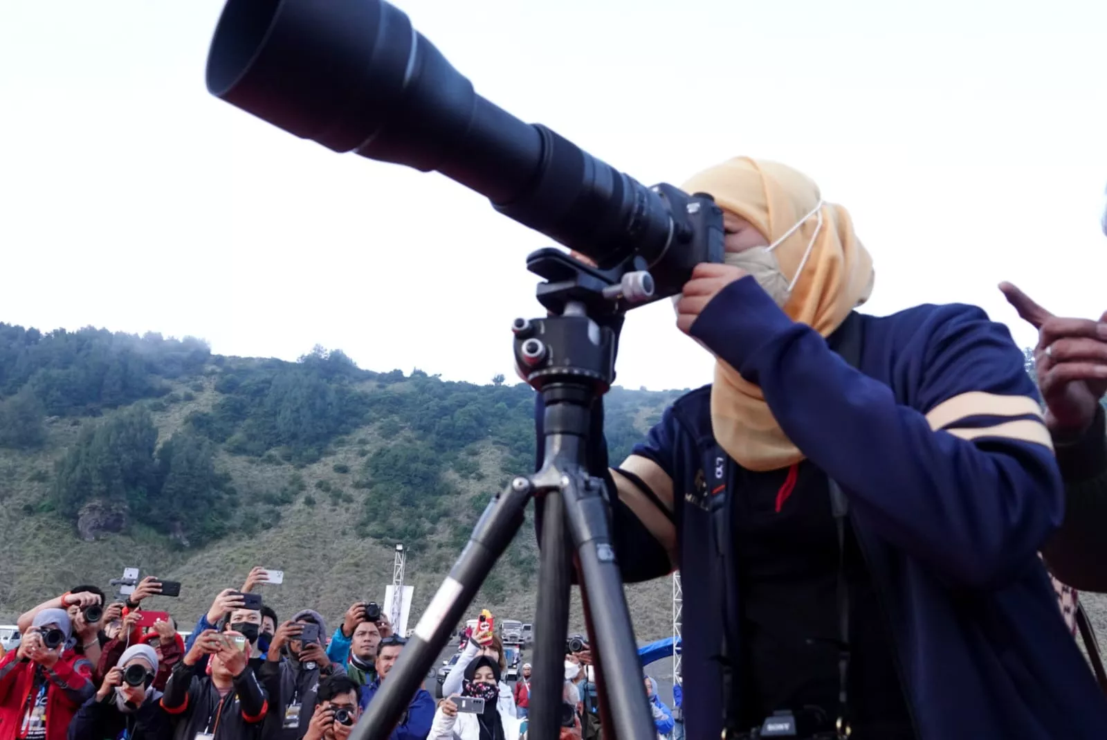 Gubernur Khofifah Ajak Fotografer Turut Promosikan Keindahan Bromo