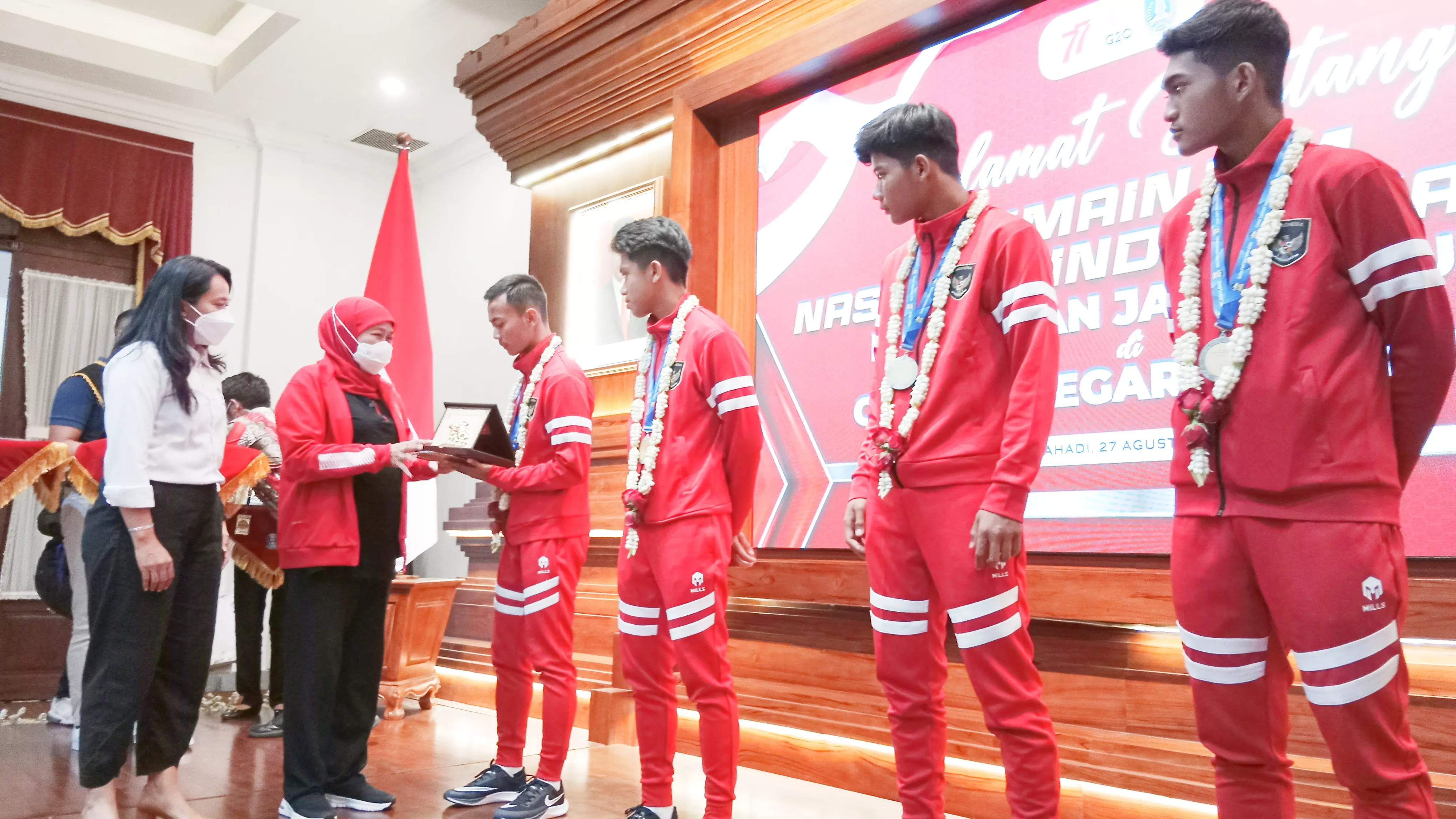 Gubernur Khofifah Apresiasi Khusus Pesepakbola Tim Indonesia U-16