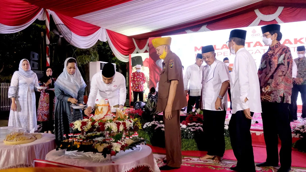 Wali Kota Eri Cahyadi Janji Bahagiakan Veteran Surabaya