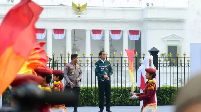 Presiden Joko Widodo Lepas Kirab Merah Putih