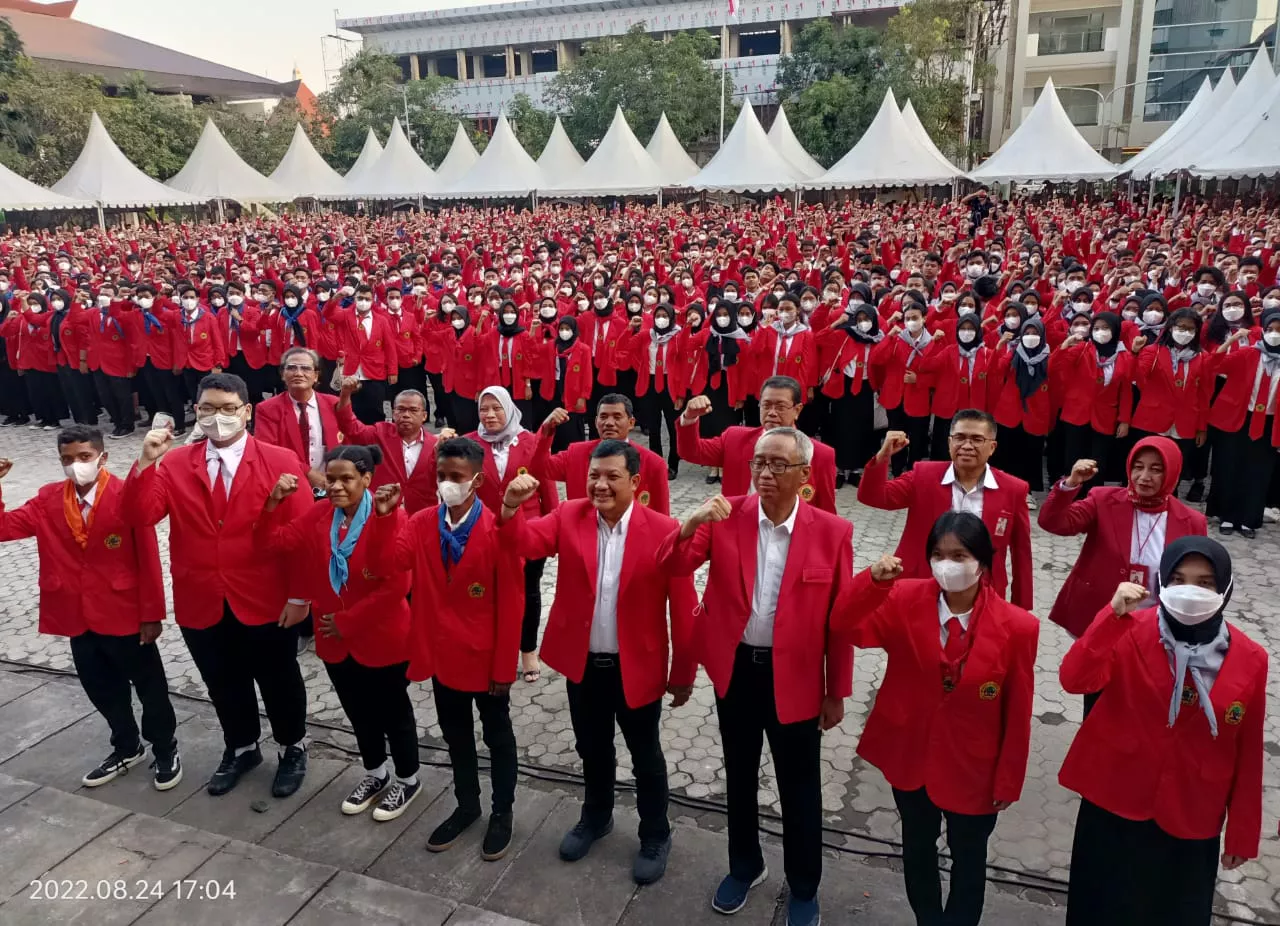 Setelah Jalani PKKMB, UNTAG Surabaya Kuhkan 3.489 Mahasiswa Baru