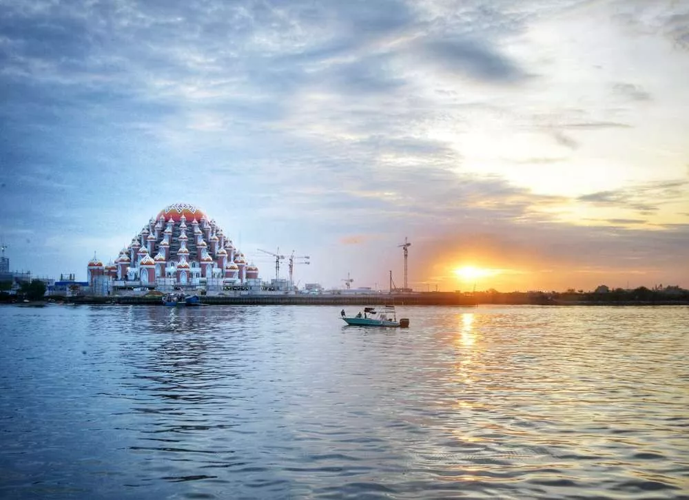 Seremoni Pembukaan Bikin "Menyala" Masjid Kubah 99 Karya Ridwan Kamil