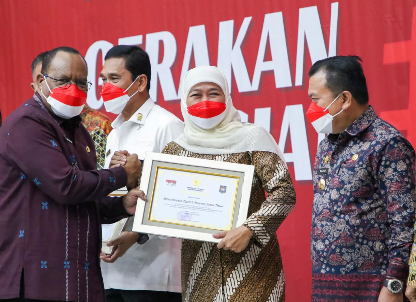 Mantab! Jatim Terima Penghargaan Dari Kemendagri
