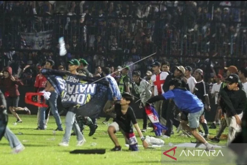 Korban meninggal dunia tragedi Kanjuruhan bertambah menjadi 133 orang
