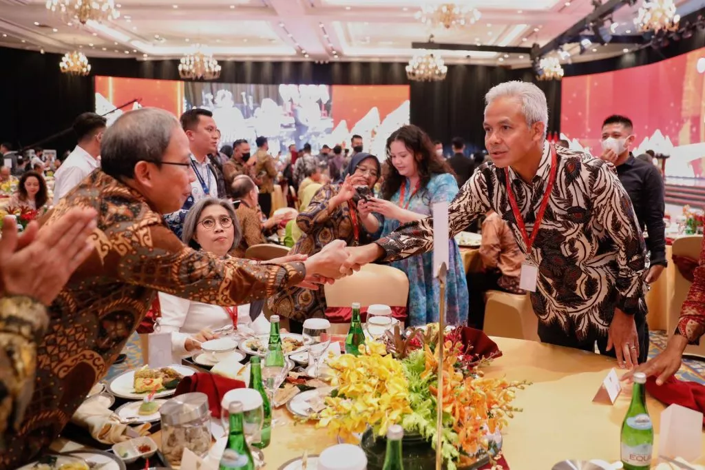 Ganjar Pastikan Pelayanan Investasi di Jateng Mudah, Murah, Cepat