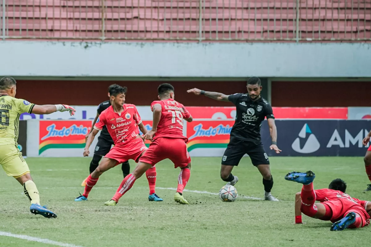 Gol Menit Akhir Jaga Rekor Persebaya