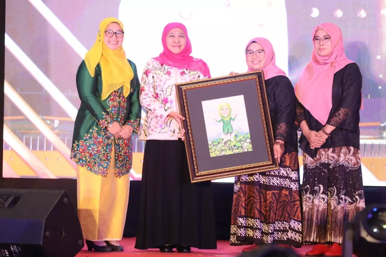 Fatayat NU Jatim Beri Penghargaan Gubernur Khofifah