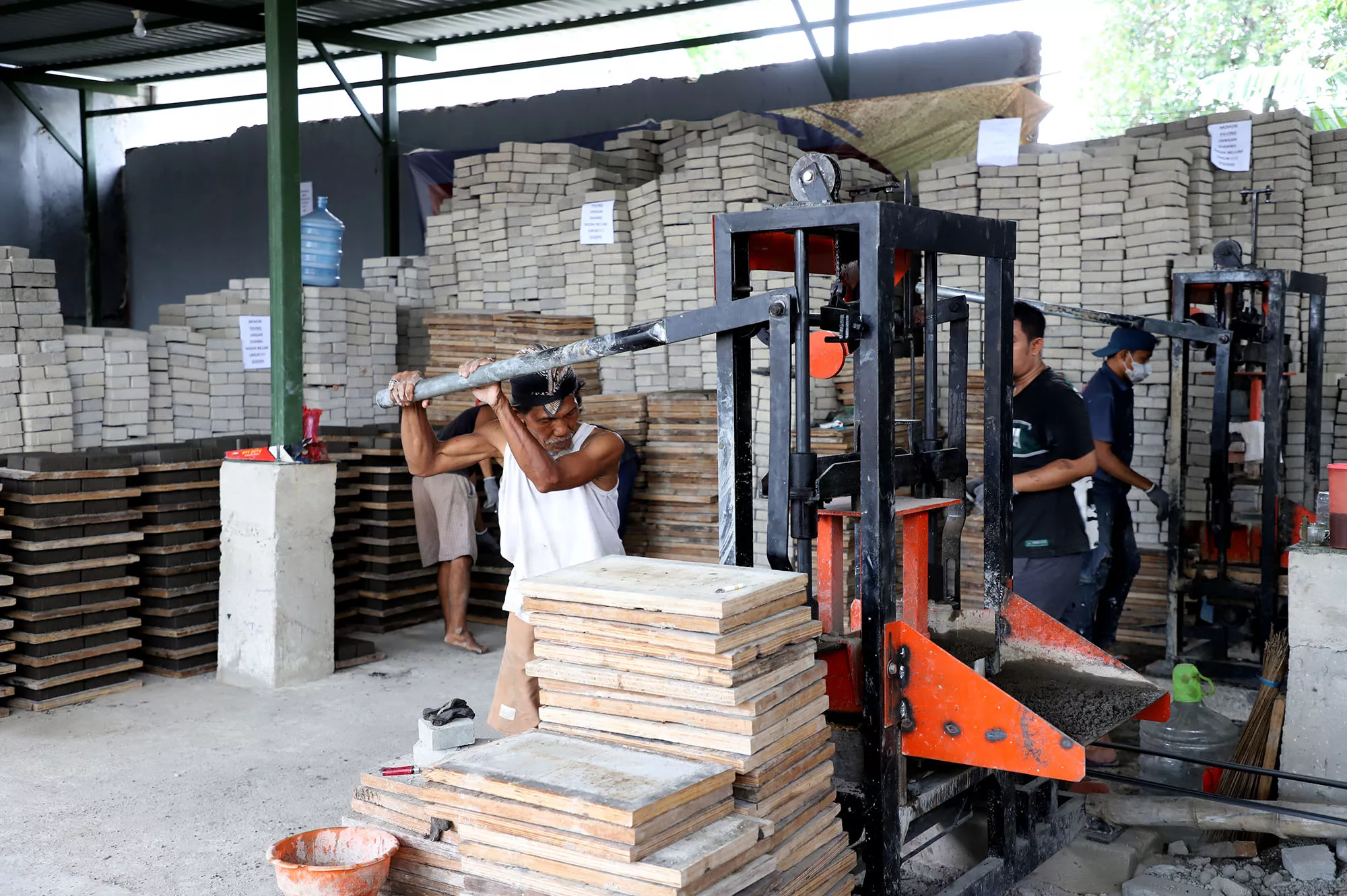 Dongkrak Pertumbuhan Ekonomi Surabaya