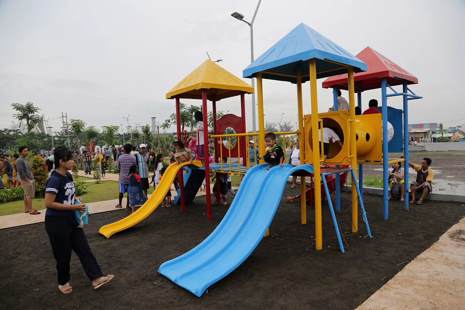 Surabaya Kian Hijau dengan 949 Taman, 169 Diantaranya Dilengkapi Bermain Anak