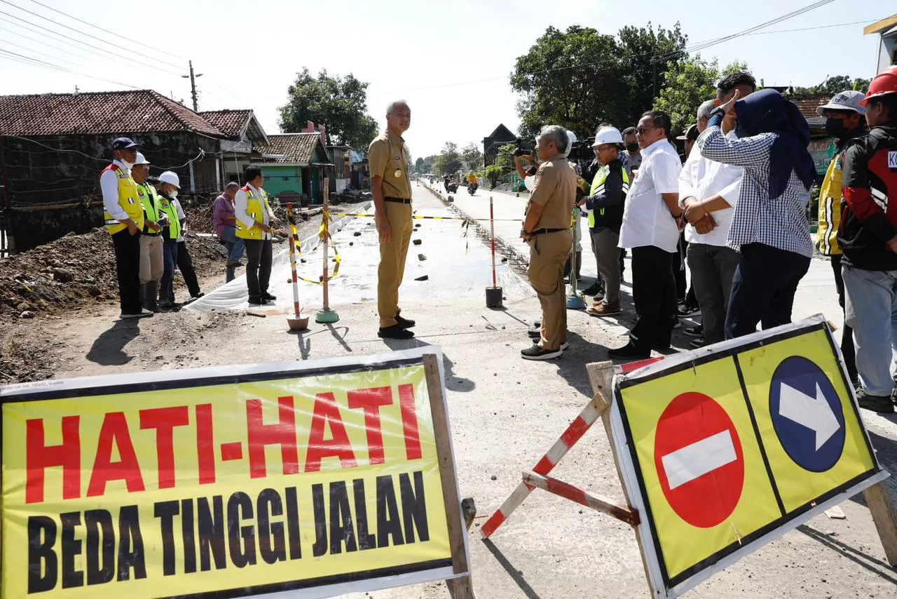 Truk ODOL Sebabkan Jalan Rusak, Ganjar Siapkan Alat Timbang Portabel