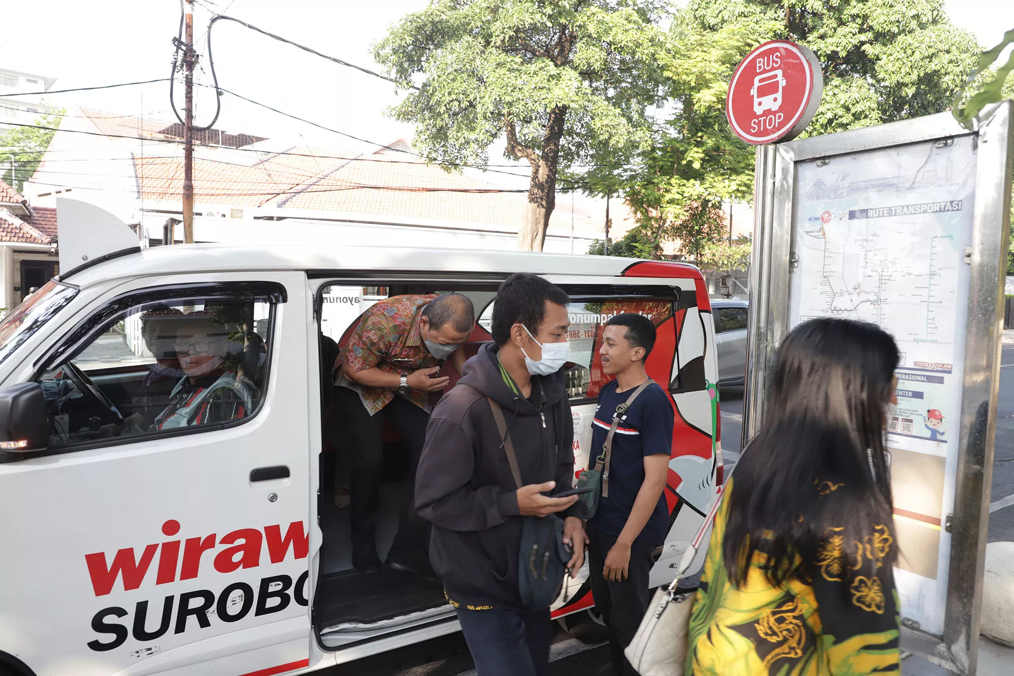 Mulai Jumat Ini, ASN dan Non ASN Pemkot Surabaya ke Kantor Gunakan Angkutan Umum