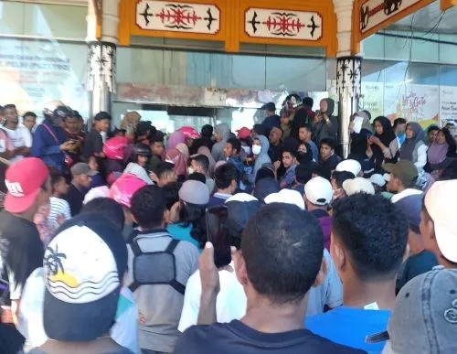 Pemprov Maluku Gagal Antisipasi Lonjakan Arus Mudik Penumpang Lebaran