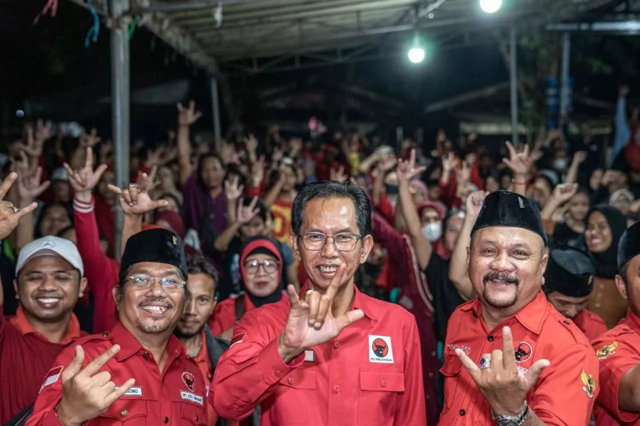 Ganjar Pranowo dan PDIP Tidak Terkejar di Surabaya, Adi Sutarwijono: Survei Dijadikan Kaca Benggala