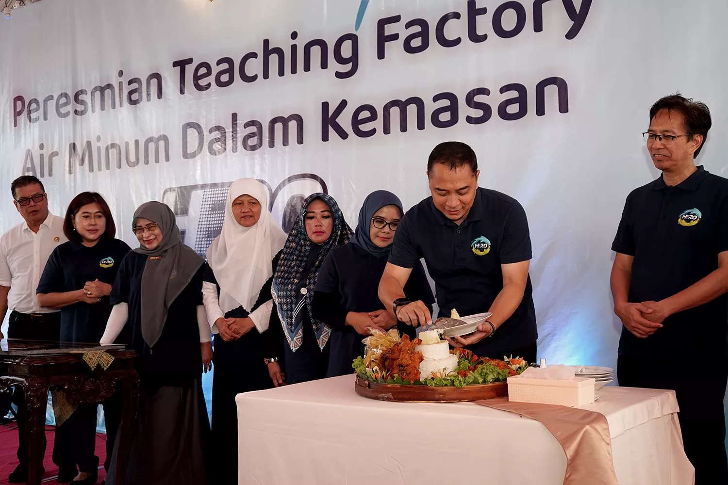 Pemkot Surabaya dan ITS Dirikan Perusahaan Air Minum dalam Kemasan HE2O