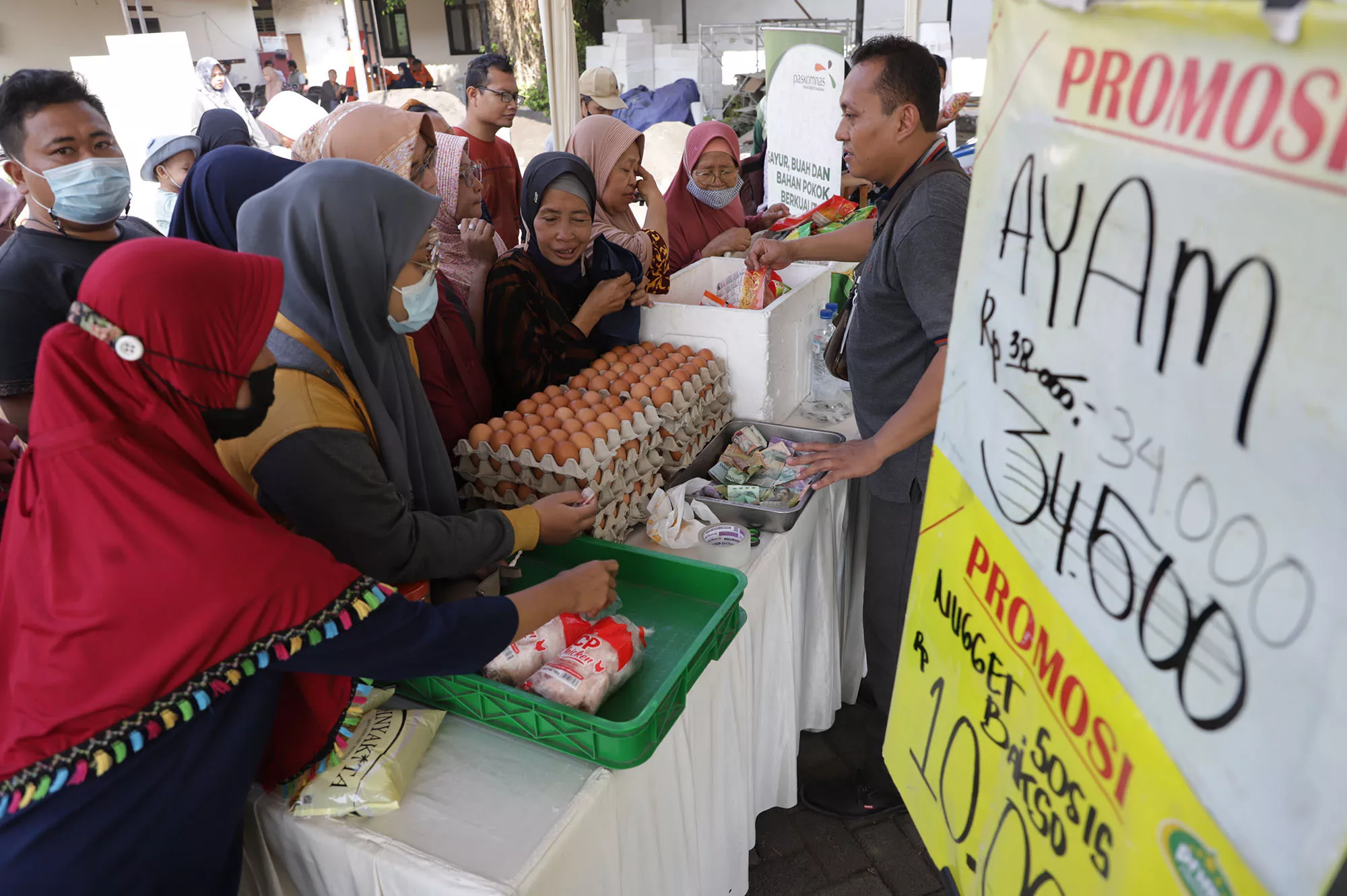 Stabilkan Harga Bahan Pokok, Pemkot Surabaya Gelar Program Gerakan Pangan Murah Sebulan 5 Lokasi
