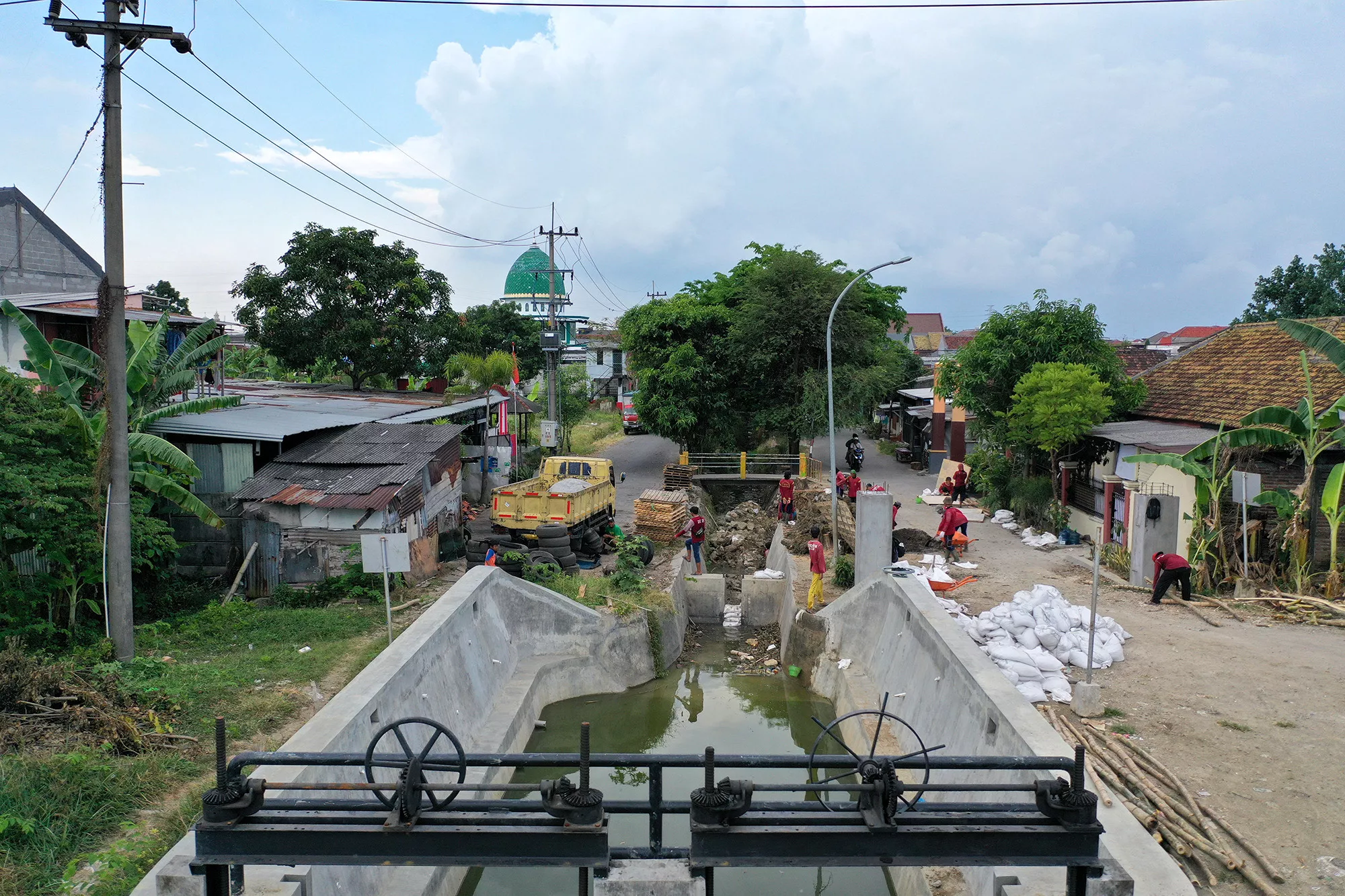 Menjelang Musim Hujan, Pemkot Surabaya Kebut Pemasangan dan Koneksikan Saluran di Permukiman Warga