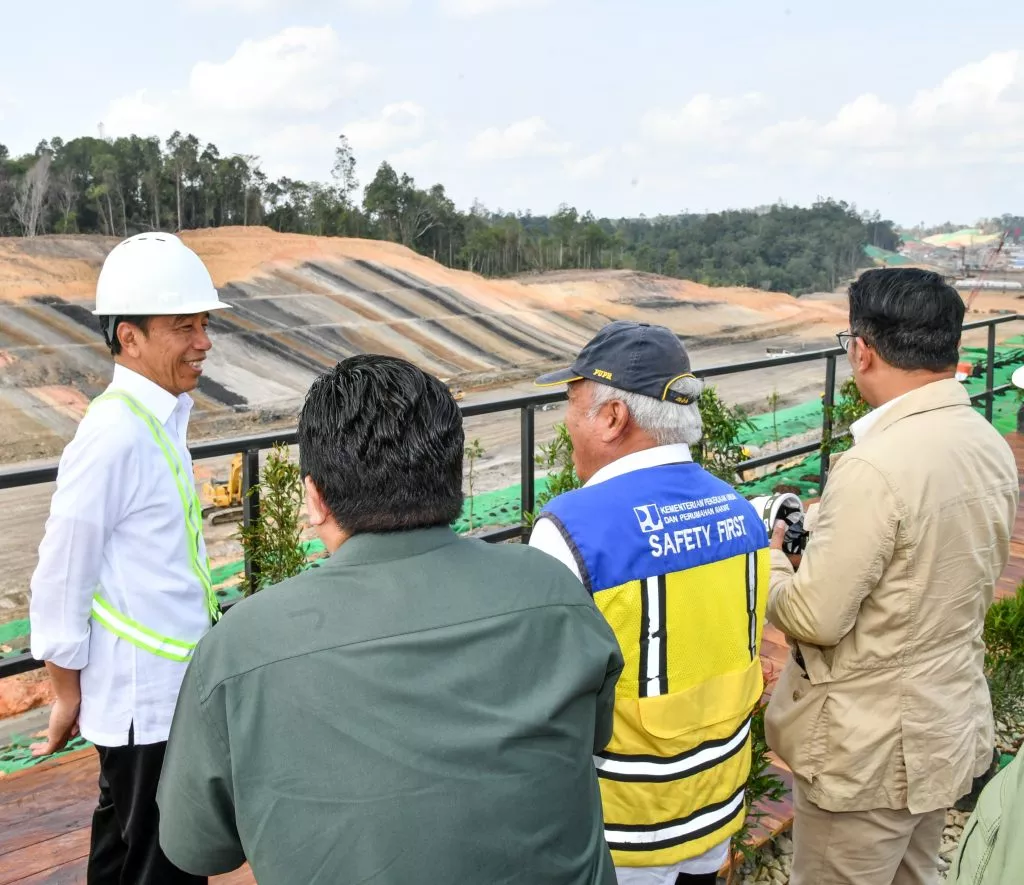 Tinjau Pembangunan Jalan Tol IKN, Presiden: Diharapkan Juni 2024 Bisa Dipakai
