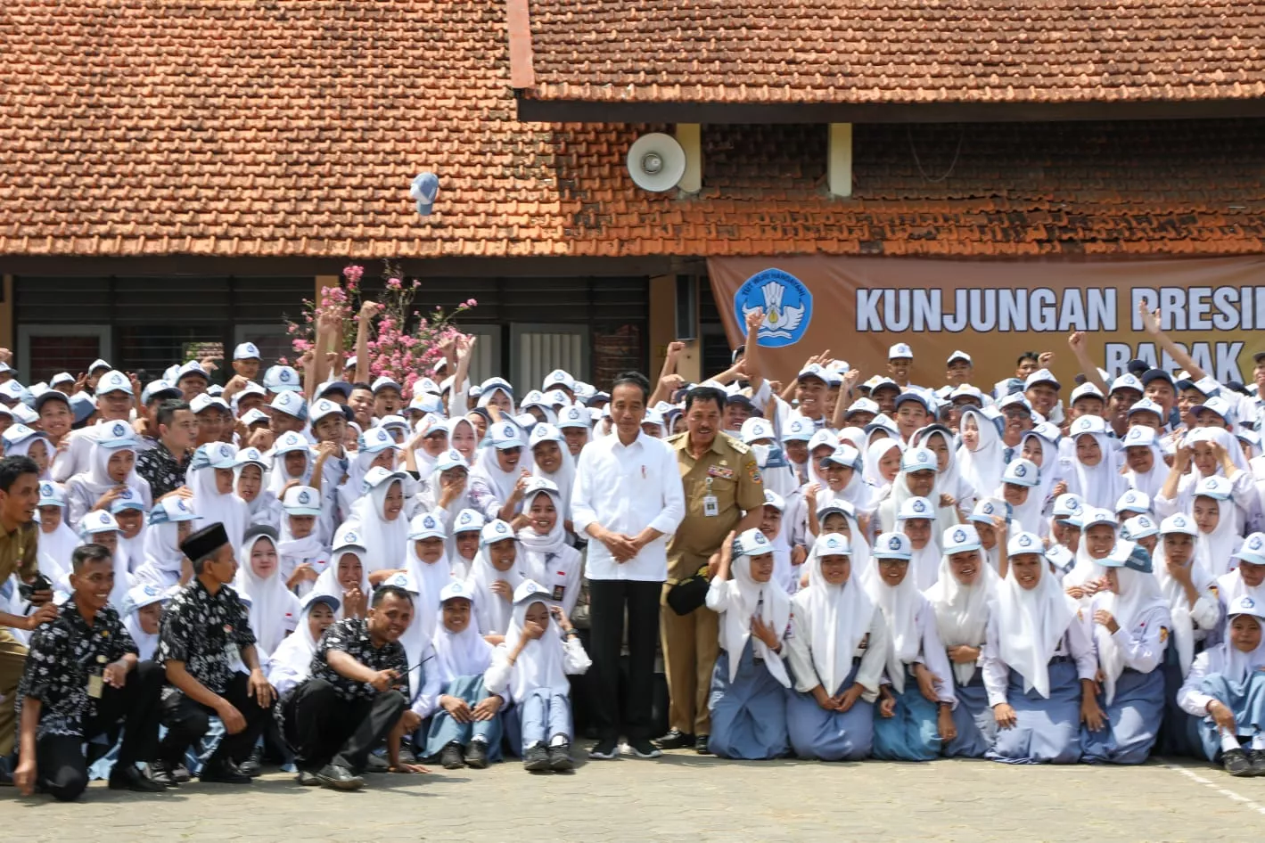 Dampingi Presiden Tinjau SMKN 1 Kedungwuni, Nana Siap Genjot Pendidikan Vokasi dan Pelatihan Kerja