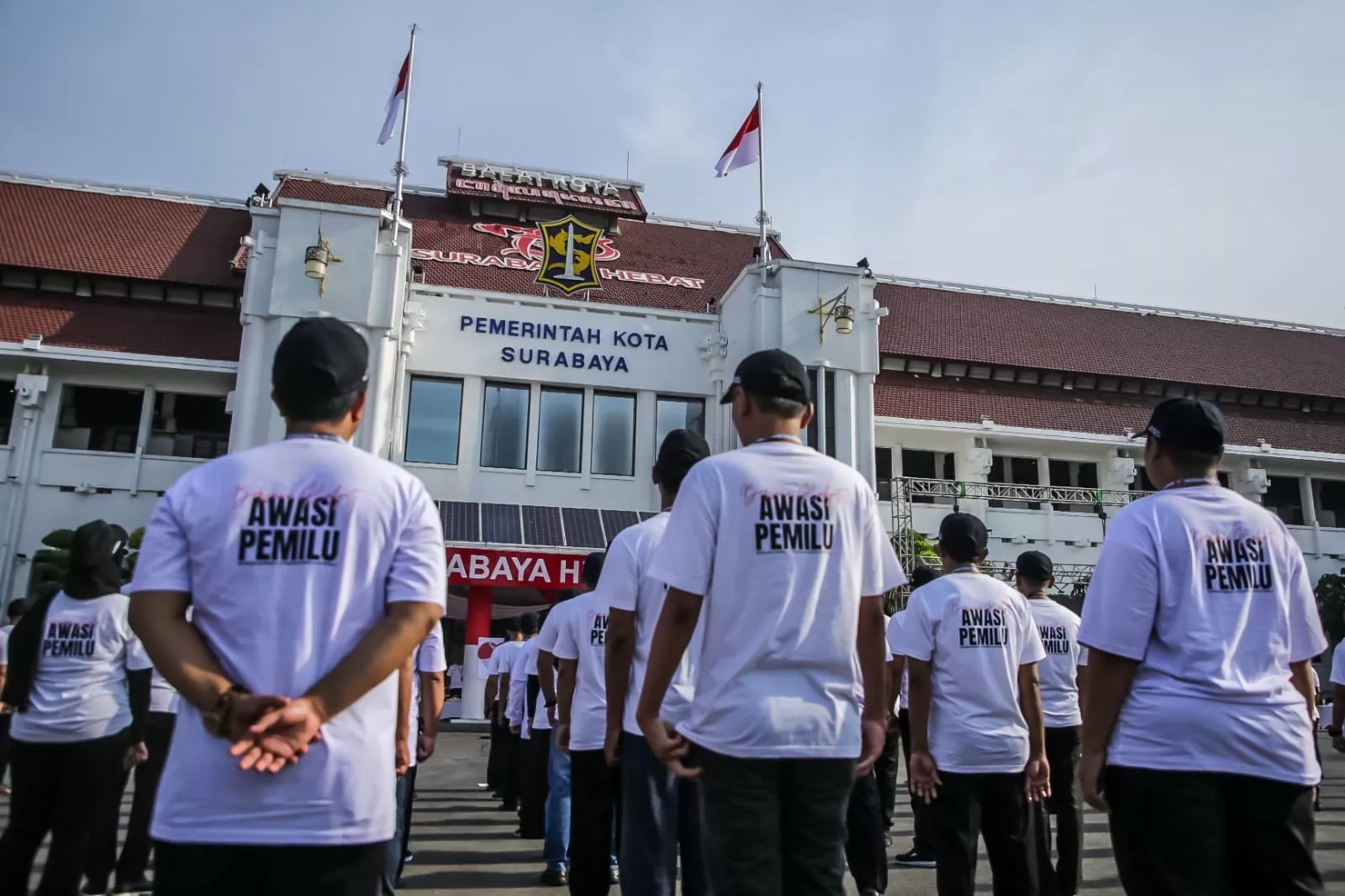 Penertiban APK di Surabaya Berdasarkan Rekomendasi Bawaslu dan Panwascam