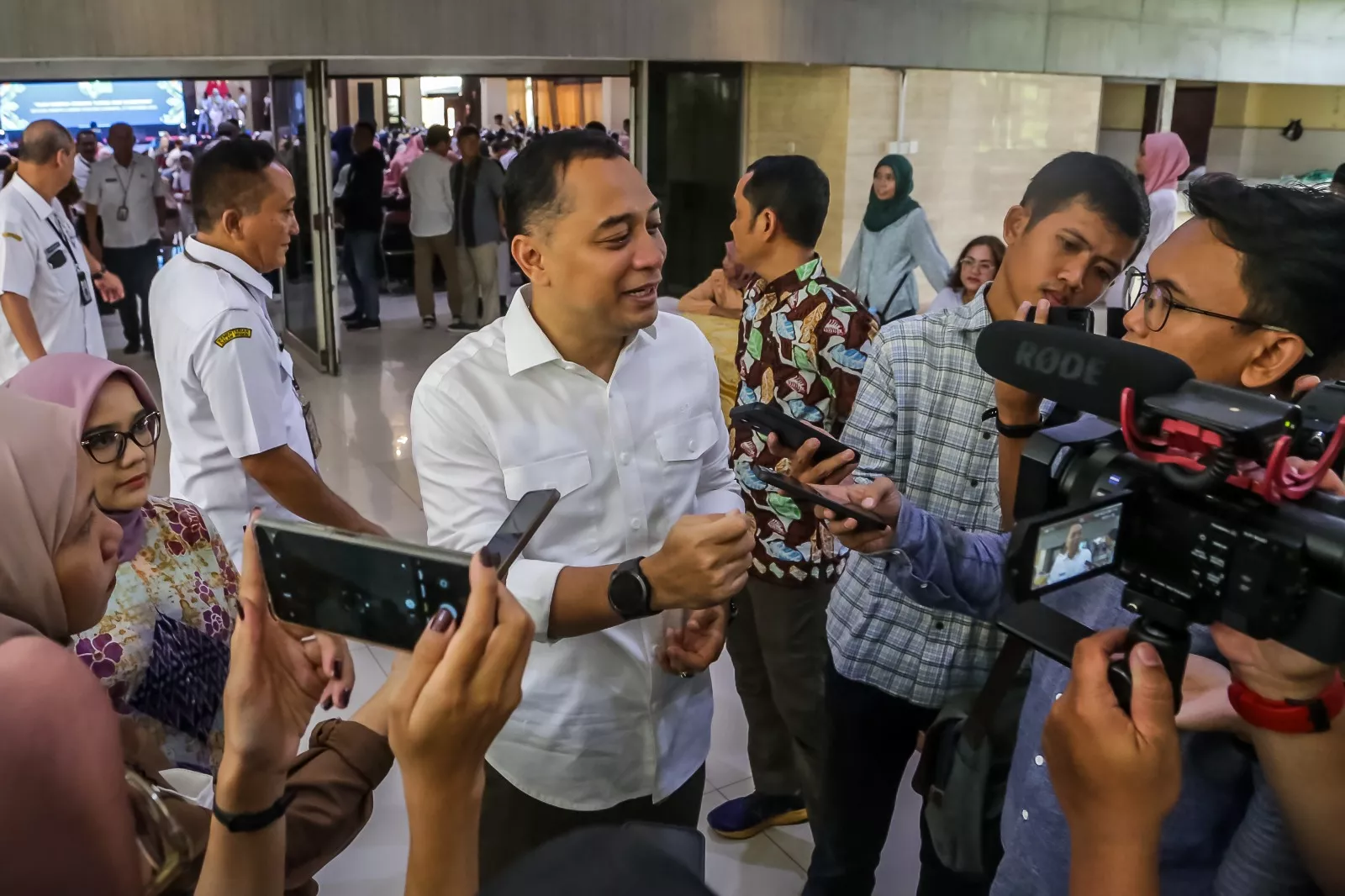 Ingin Lingkungan Sekolah di Surabaya Nyaman, Wali Kota Eri Cahyadi Larang Komite Tarik Iuran Siswa