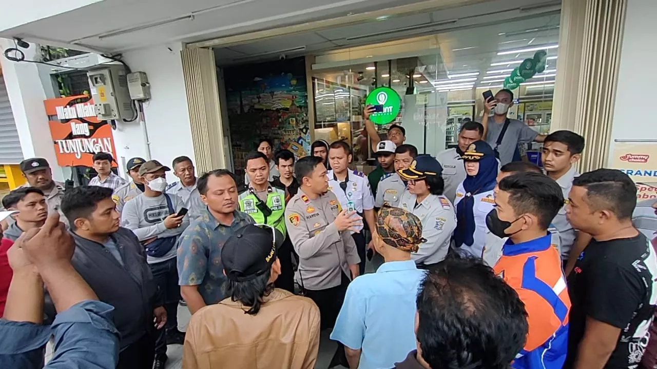Kebijakan Parkir Non-Tunai untuk Mensejahterakan Jukir Surabaya, Tapi Ditolak Paguyuban?