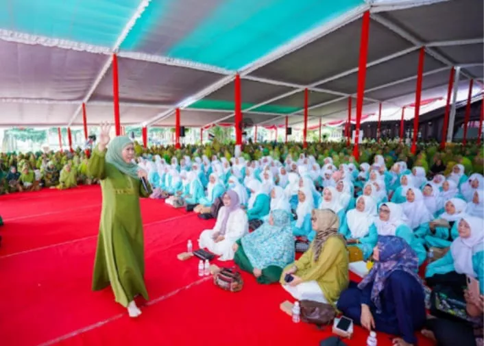 Khofifah Ajak Muslimat NU Jadi Garda Terdepan Turunkan Stunting dan Bangun Generasi Cerdas Berakhlakul Karimah
