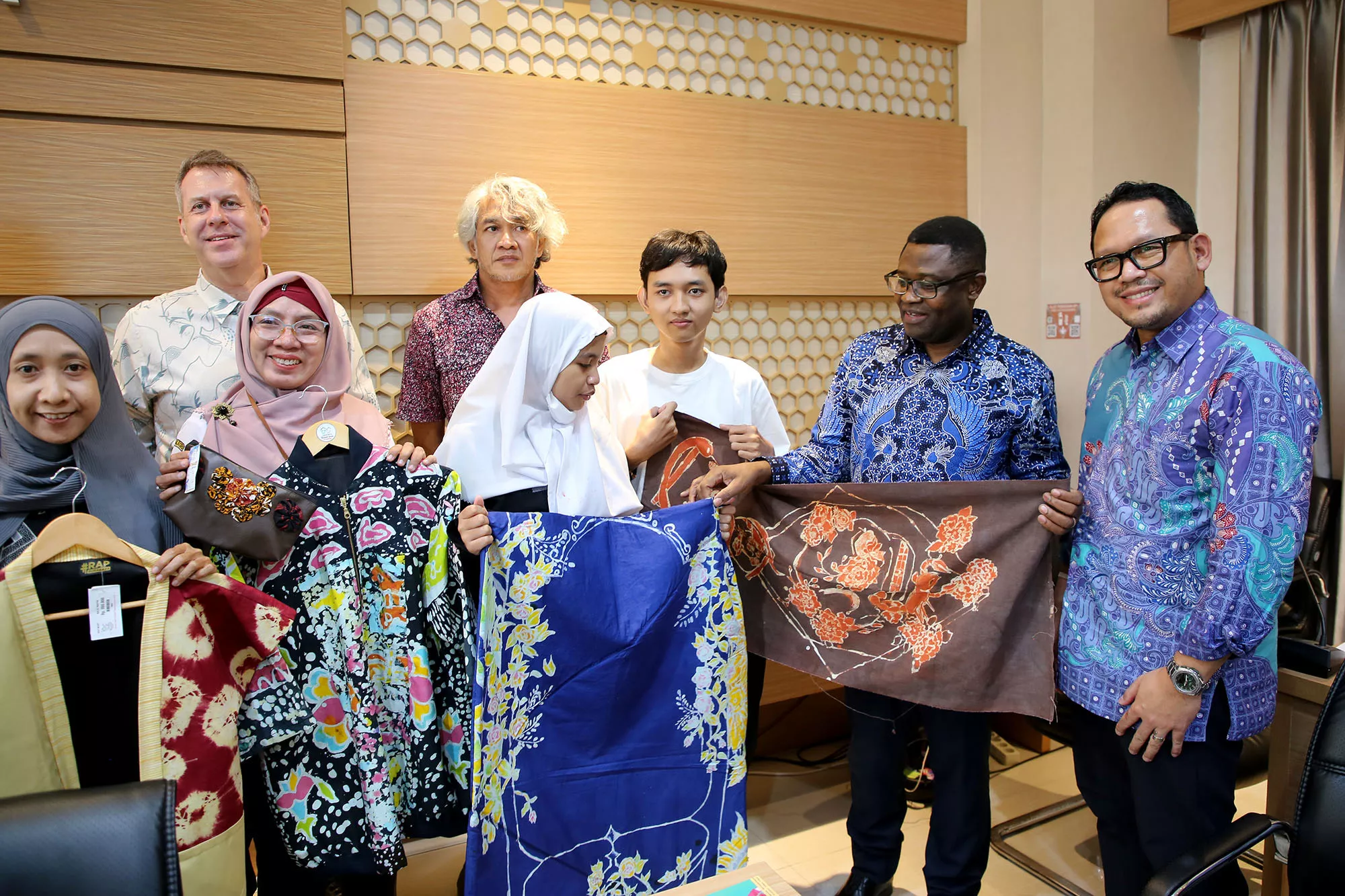 Dihadapan UNICEF, Perwakilan ABK Rumah Anak Prestasi Surabaya Unjuk Karya