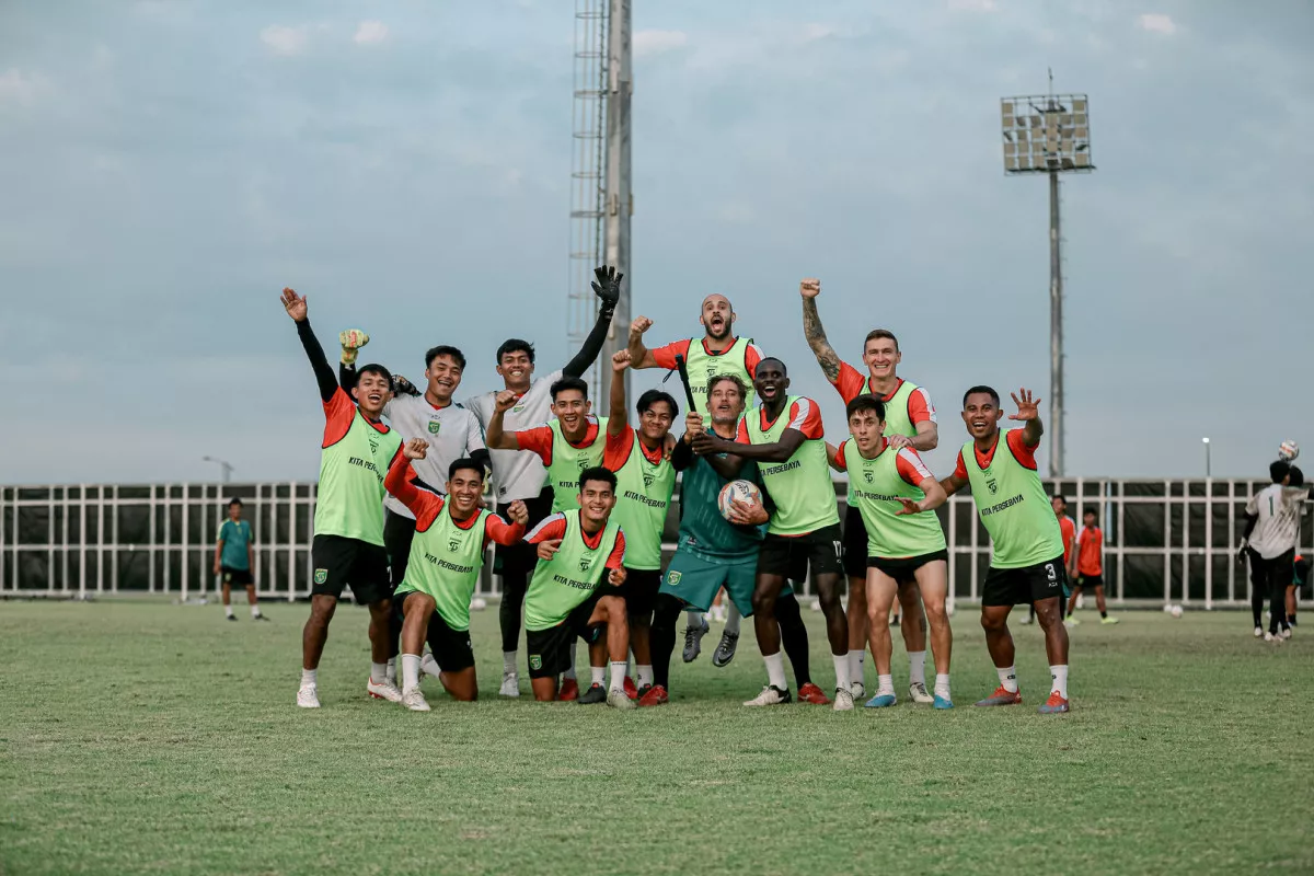 Latihan Berat, Skuad Persebaya Tetap Enjoy dengan Adu Penalti