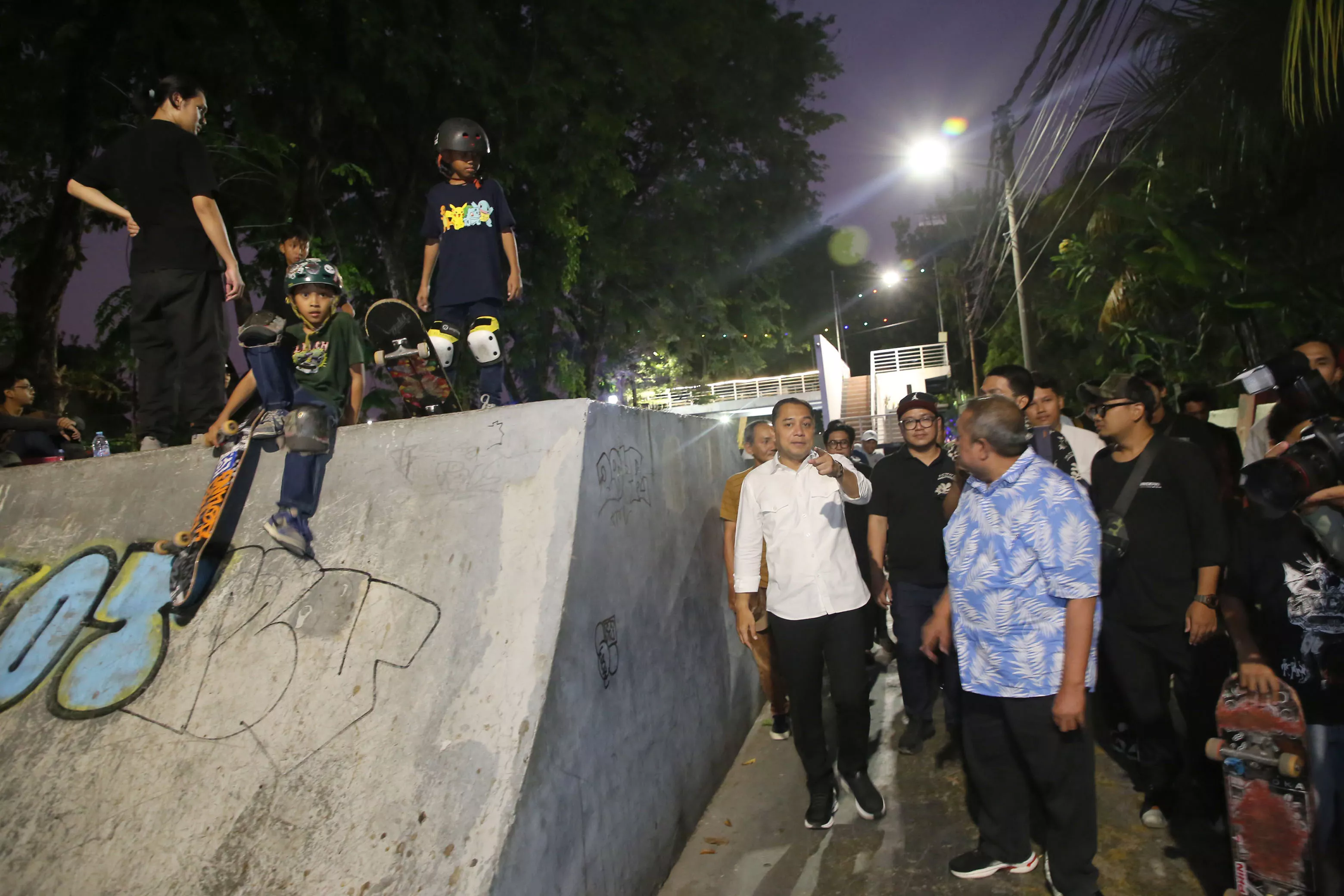 Wali Kota Surabaya Tinjau Skate & BMX Park Kalimas, Bahas Revitalisasi Bersama Komunitas