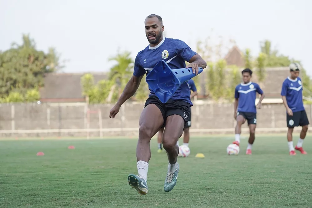 Phil Ofosu Absen Lawan Barito Putera, PSS Sleman Ungkap Alasan Cedera Achilles Sang Bek Kanan