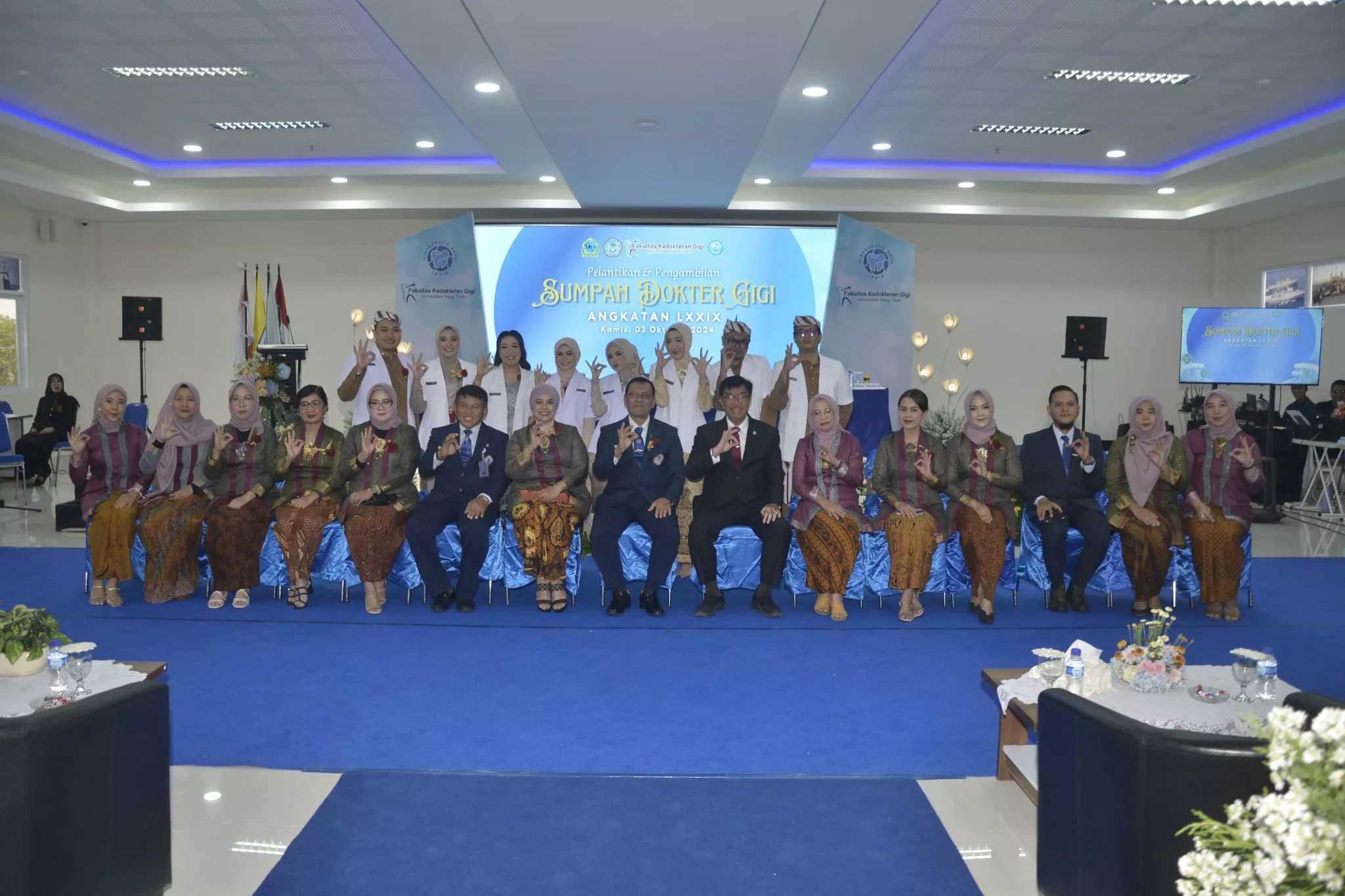 Universitas Hang Tuah Gelar Pengambilan Sumpah dan Pelantikan 8 Dokter Gigi Baru