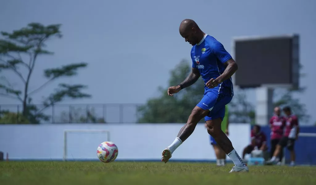 PERSIB Siap Tampil Prima Lawan Persebaya, Hodak Andalkan Pemain Pulih Cedera