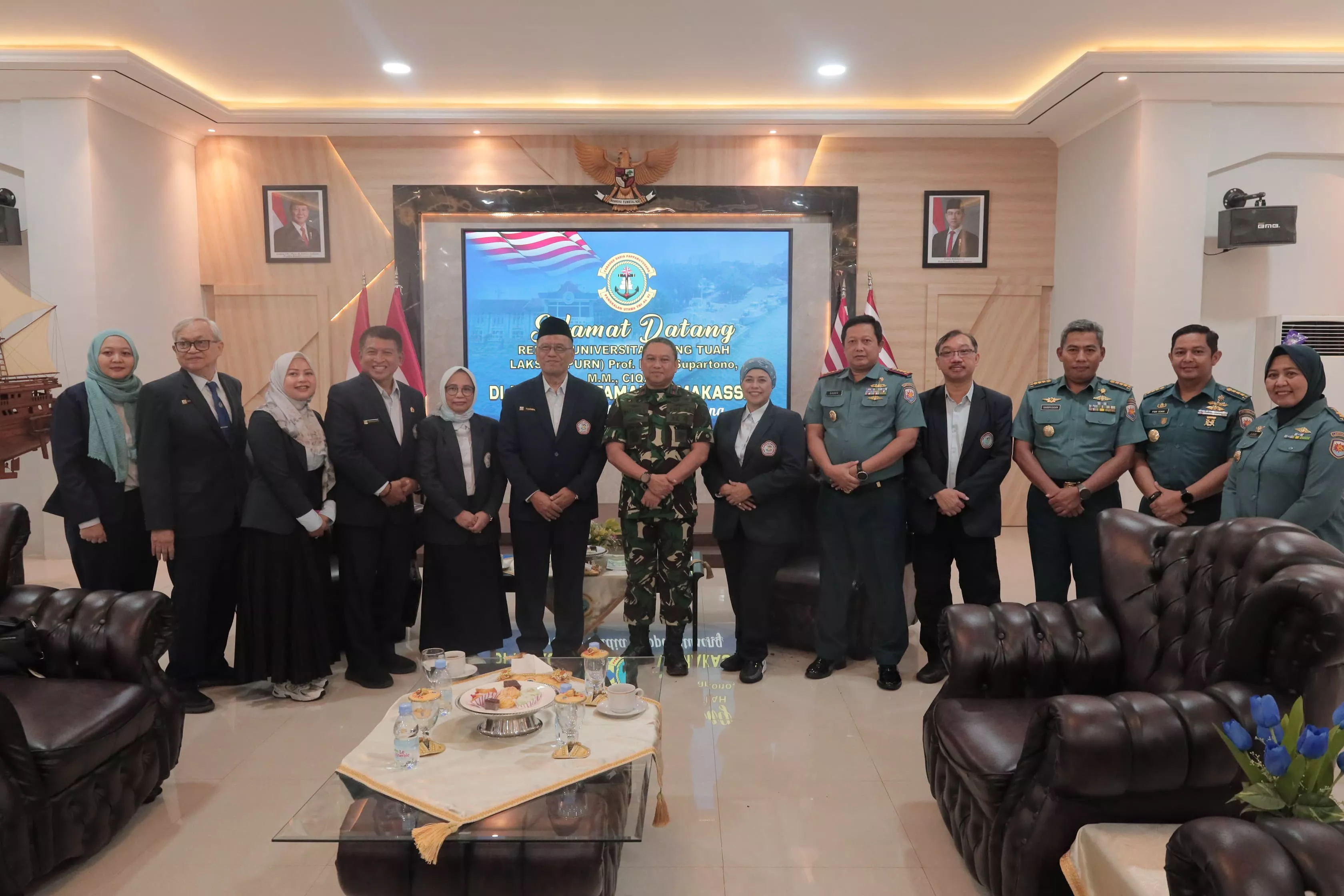 Universitas Hang Tuah Perkuat Sinergi dengan TNI AL melalui Kunjungan Kerja ke Makassar