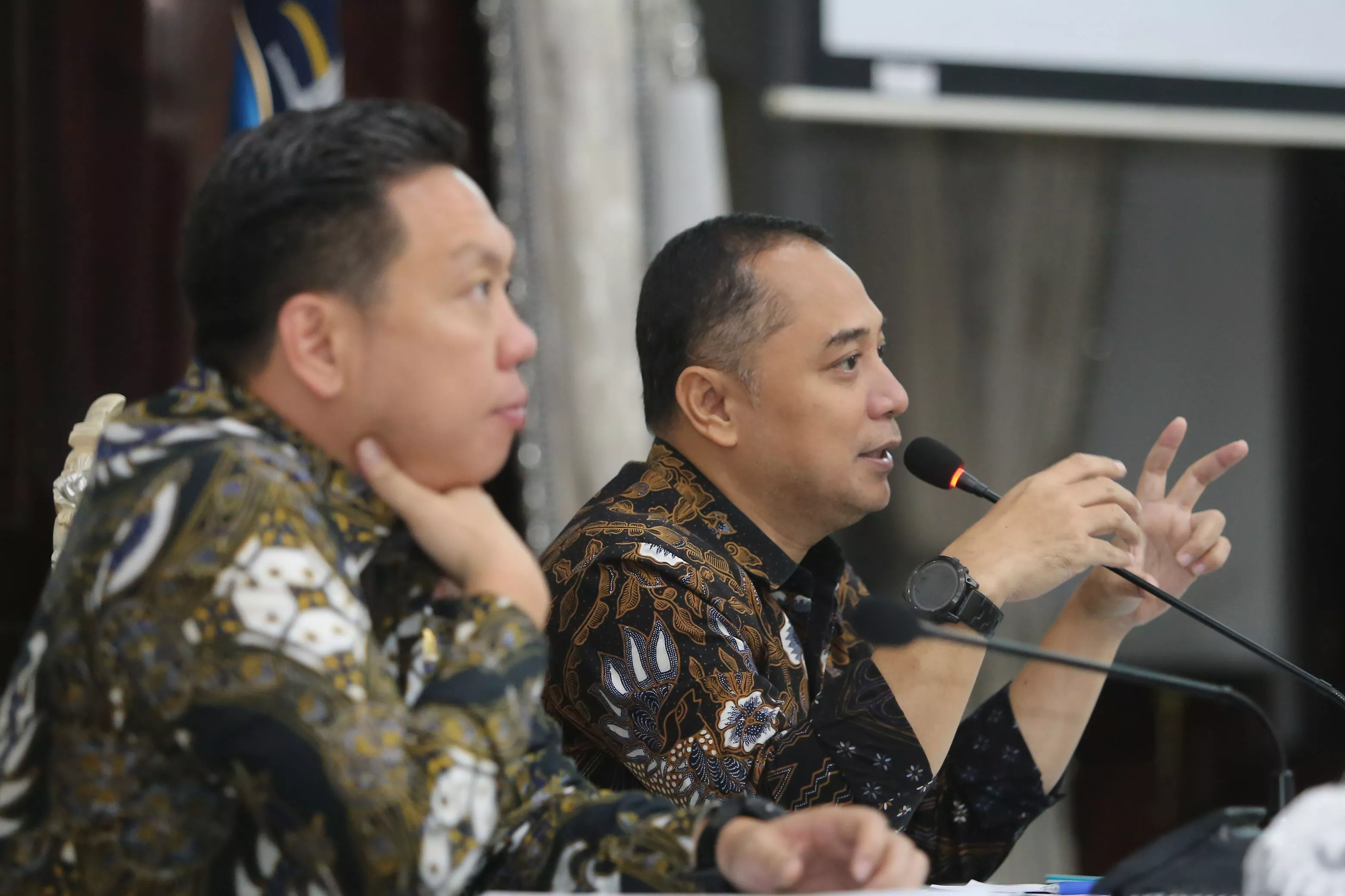 Pemkot Surabaya Pastikan THR Dibayar Tepat Waktu, Buka Posko Pengaduan