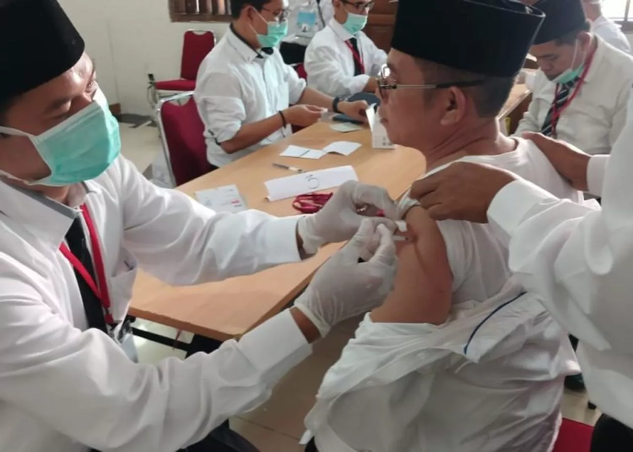 Kemenkes Gelar Vaksinasi Meningitis Gratis bagi 500 Petugas Haji