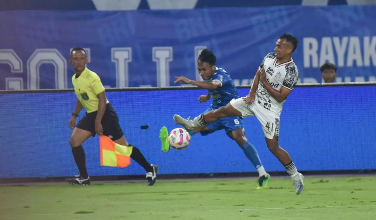 PERSIB Bandung di Ambang Sejarah, Delapan Poin Menuju Takhta Juara Liga 1 2024/25