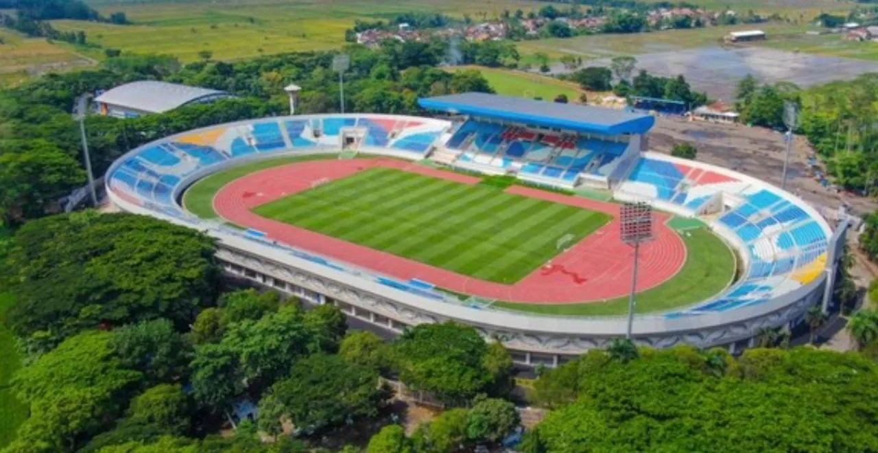 Arema FC Gelar Derbi Jatim Lawan Persebaya di Bali, Target Kembali ke Kanjuruhan Mei 2025