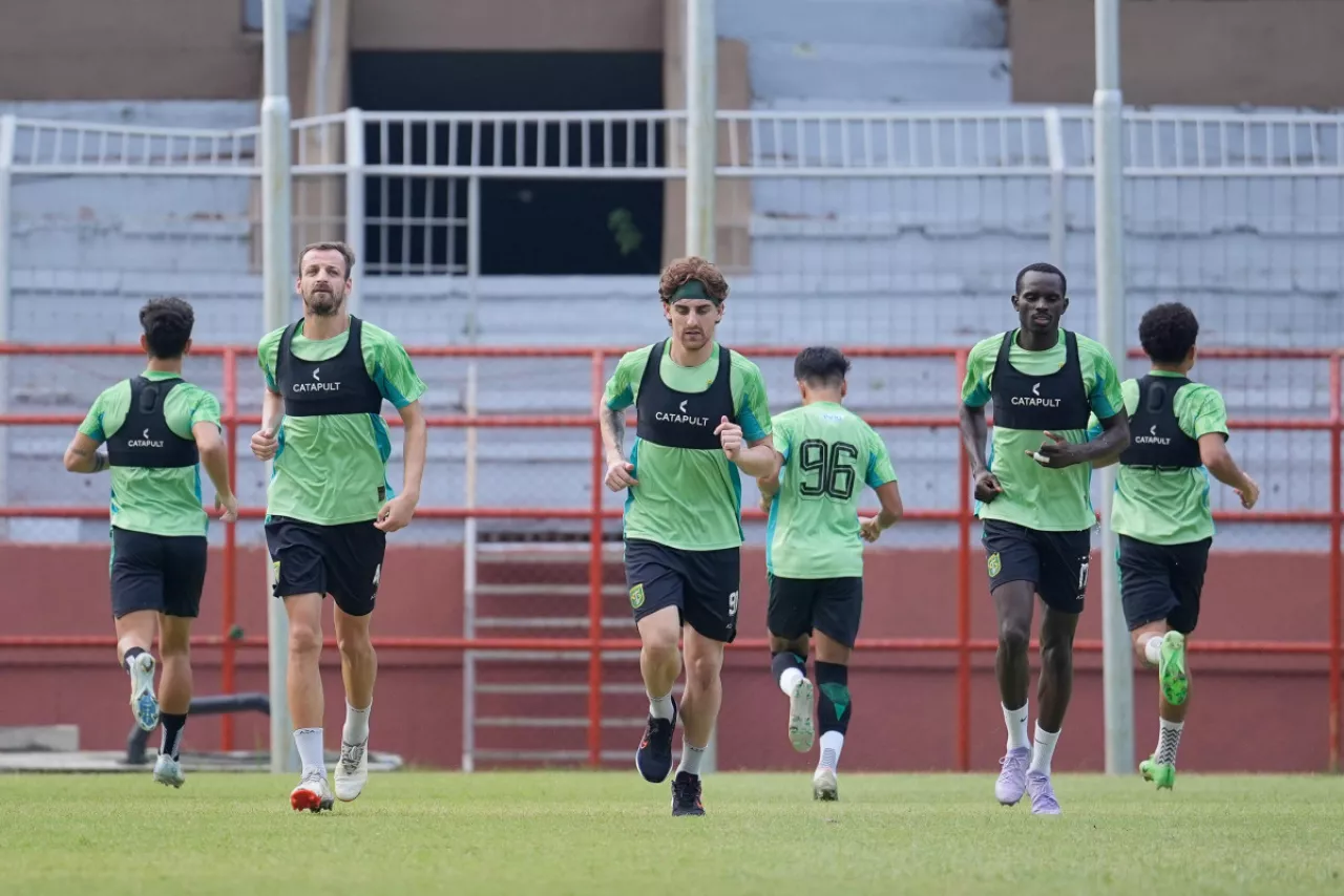 Persebaya Bidik Kemenangan Penting Lawan Arema, Fokus Geser Dewa United