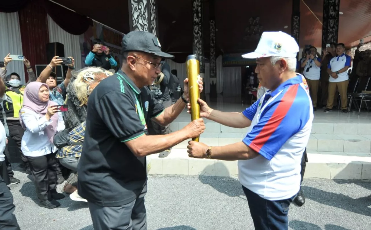 Obor Porprov IX Tiba di Lawang, Antusiasme Warga Malang Memuncak