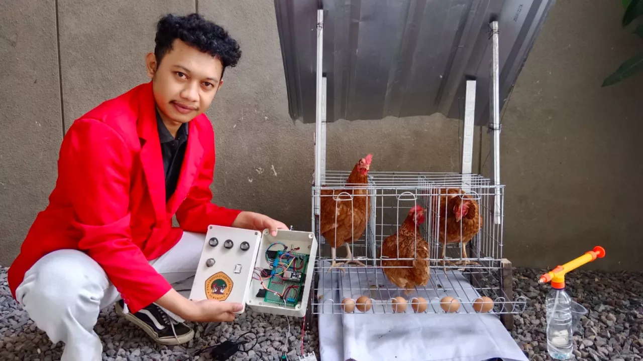 Mahasiswa Untag Surabaya Bantu Peternak Mojokerto Atasi Stres Ayam Lewat Inovasi "Cek Kandangku"