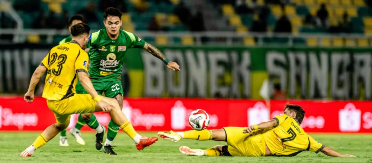 Bruno Moreira Selamatkan Persebaya di GBT