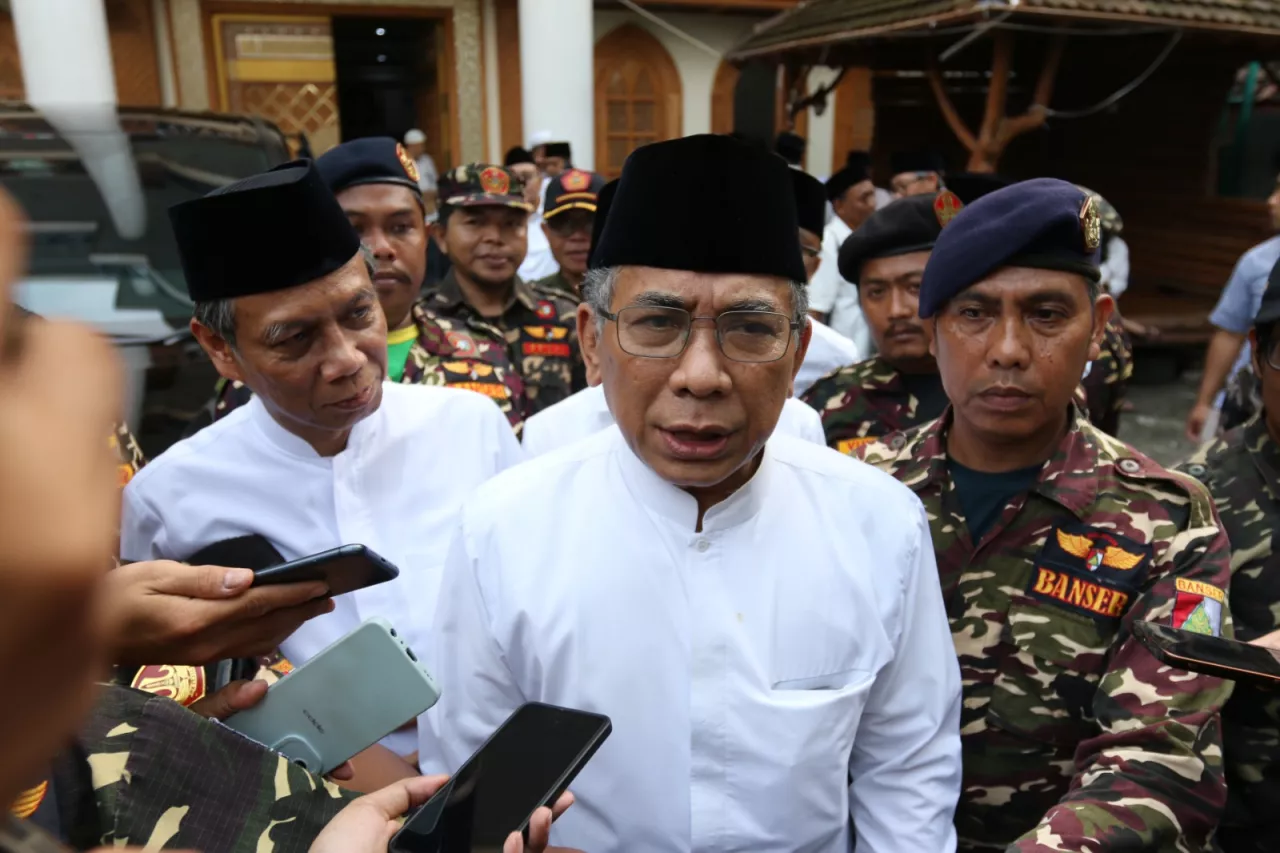 Gus Yahya Pastikan PBNU Kembali Satu Barisan: Islah Dikukuhkan dari Lirboyo hingga Surabaya