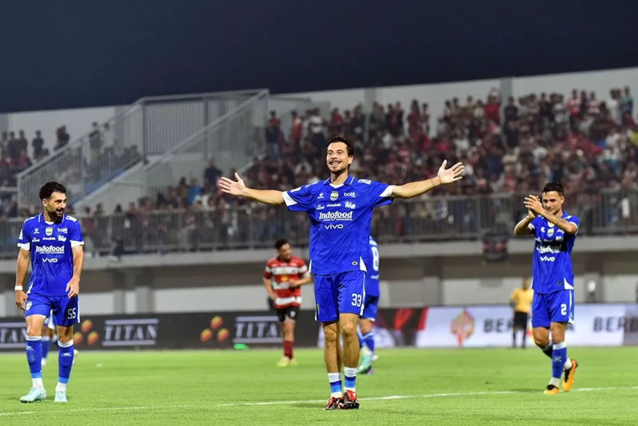 PERSIB Berpesta di Pamekasan, Gol Perdana Thom Haye Tutup Malam Gemilang Maung Bandung