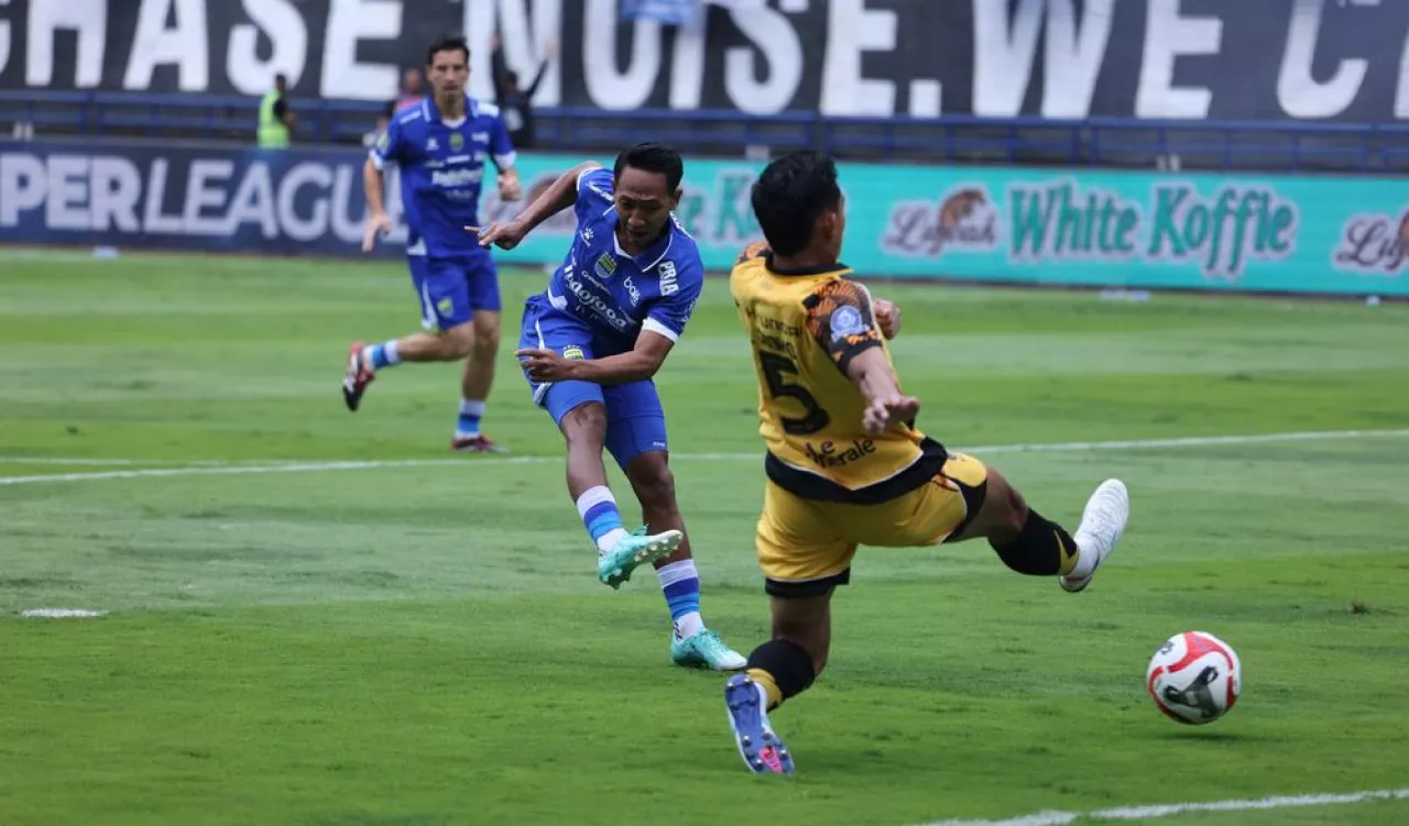 PERSIB Tutup Paruh Musim dengan Kepala Tegak, Singkirkan Persija dan Rebut Takhta Klasemen