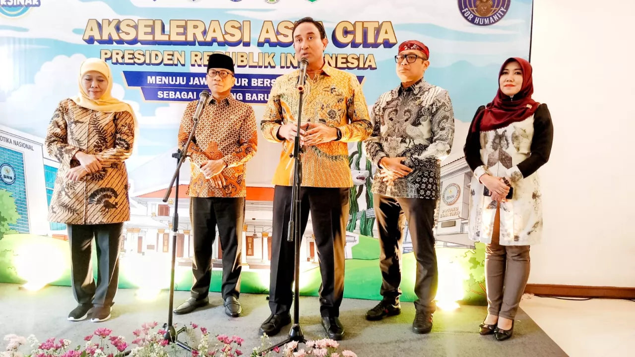 Khofifah Dampingi Presiden Prabowo Hadiri Mujahadah Kubro Satu Abad NU di Malang
