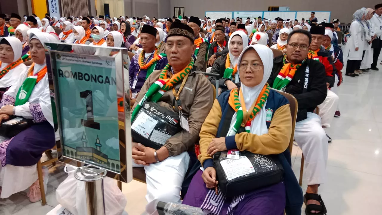 Pemberangkatan Haji 2026 Dimulai, Jemaah Kloter Awal Tiba di Asrama Haji Surabaya 21 April