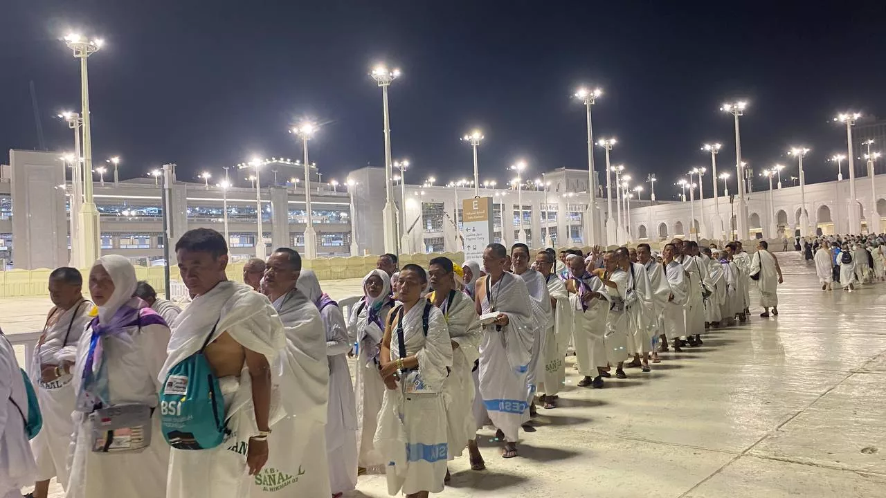 Seluruh Jemaah Haji Indonesia Tiba di Arab Saudi, Fokus Layanan Beralih ke Persiapan Armuzna