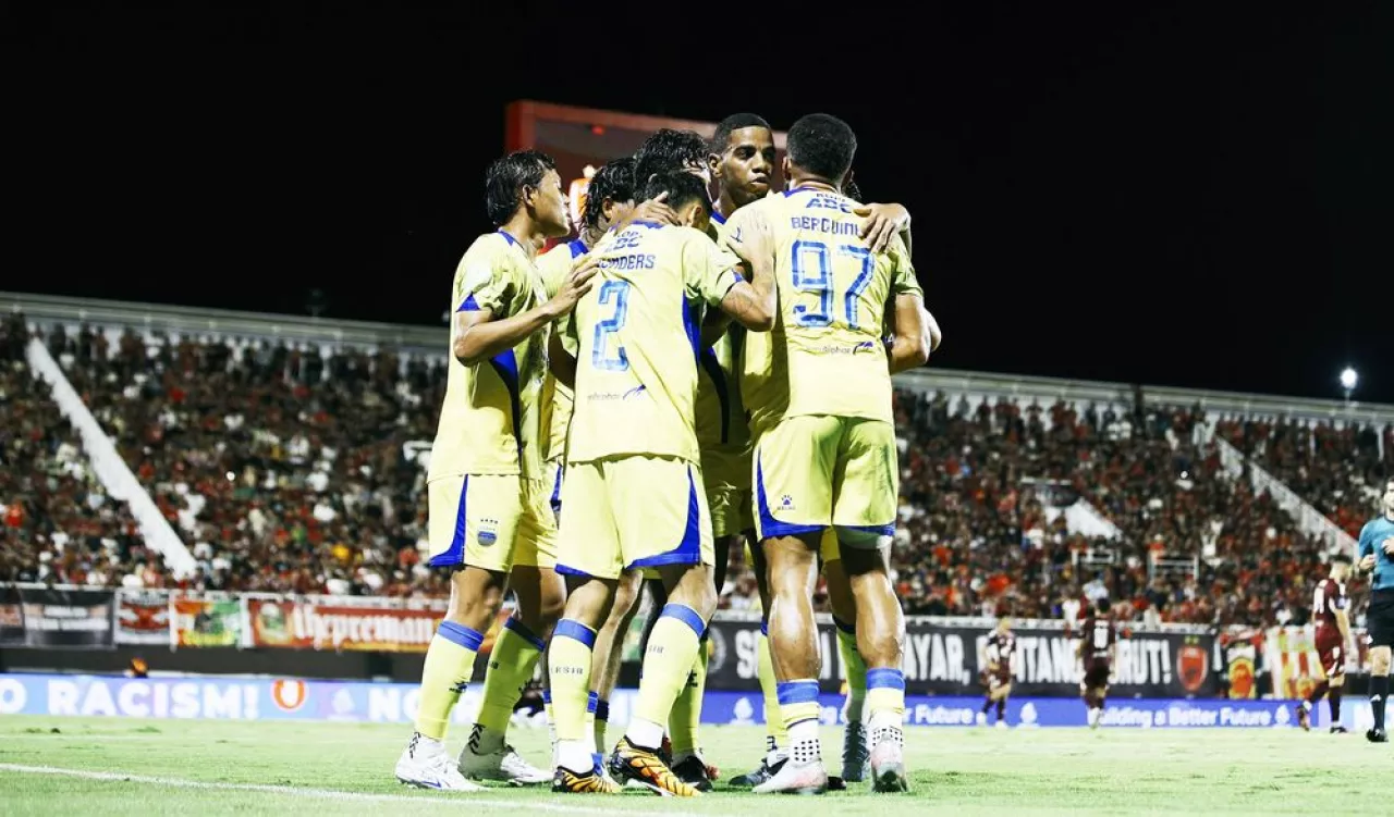 Thom Haye dan Julio Cesar Antar PERSIB Selangkah Lagi ke Gelar Juara