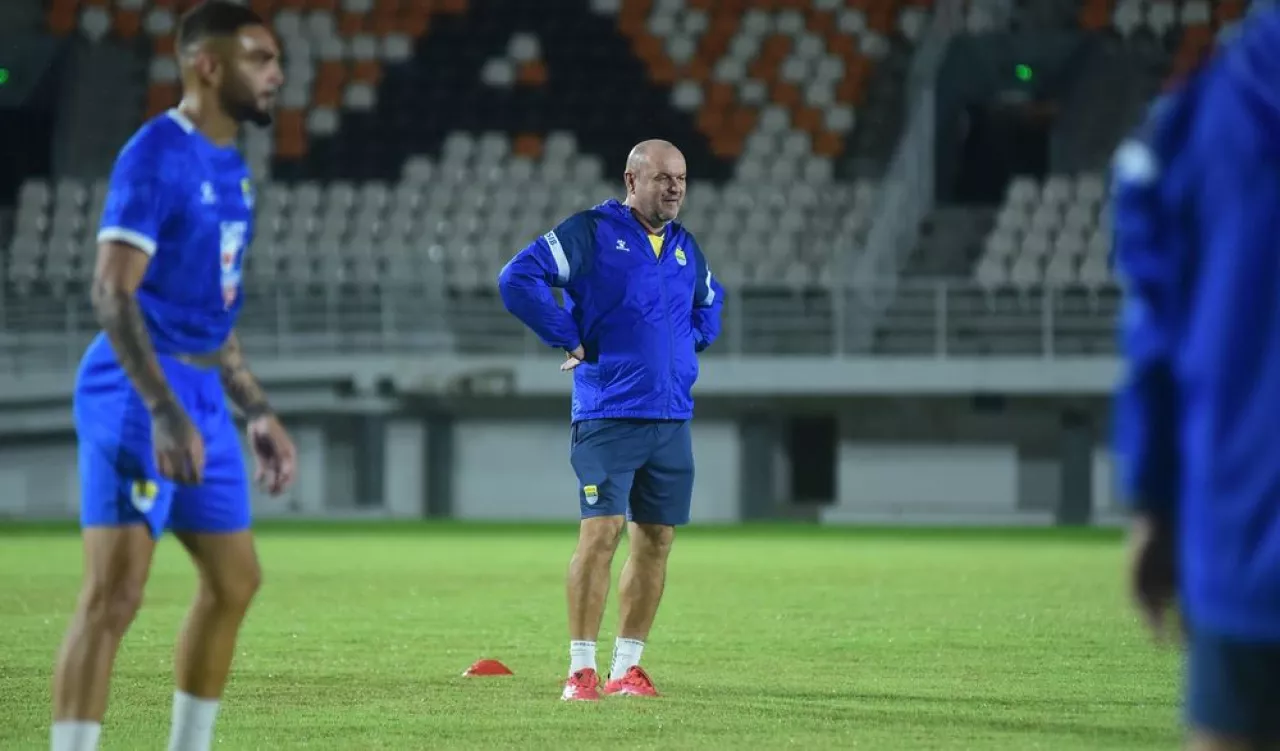 Persib Siap Tempur Hadapi Persija, Bojan Hodak Pastikan Maung Bandung Tak Akan Kendur